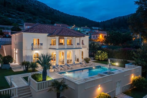 BBQ facilities, Garden, Balcony/Terrace, Seating area, Dining area, Garden view, Sea view, Swimming pool, air conditioner