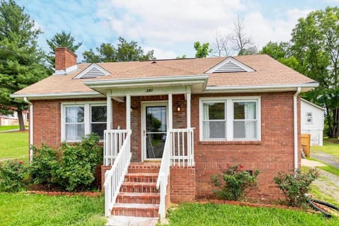 'My Tennessee Mountain Home' in Kingsport House in Kingsport