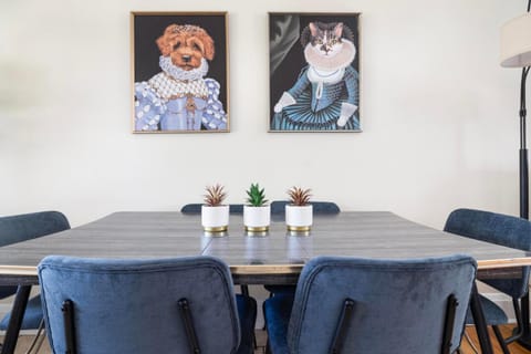 4BR House Minutes From BMS & Bristol Casino House in Bristol