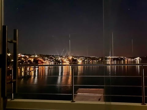 Night, Balcony/Terrace, City view, Lake view