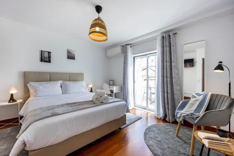 Bed, Bedroom