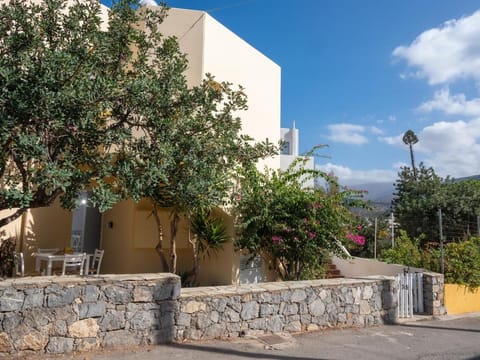 1BR Renovated Apartment By the Sea Apartment in Stalida