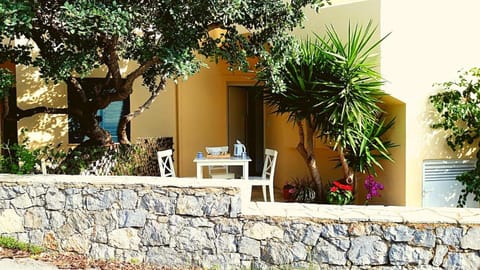 1BR Renovated Apartment By the Sea Apartment in Stalida