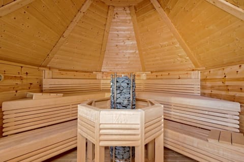 Garden, Sauna, Sauna, Spa and wellness centre/facilities