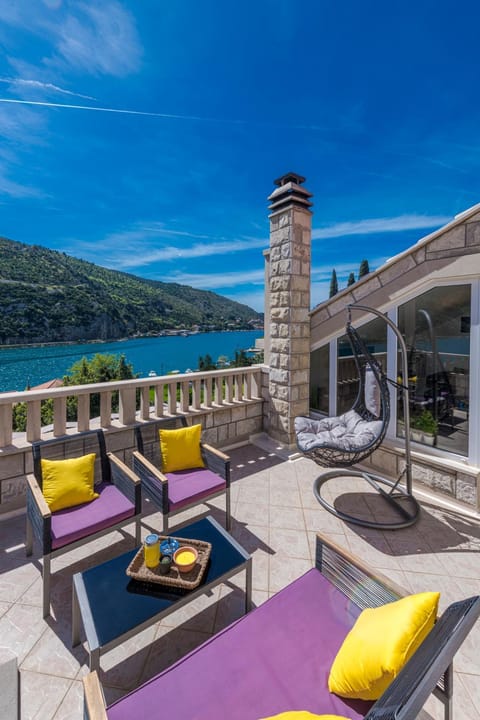 View (from property/room), Balcony/Terrace, Balcony/Terrace, River view