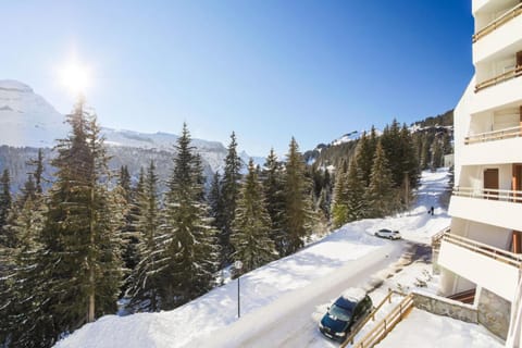 Skiing, Mountain view