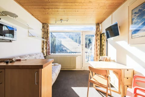 Bed, kitchen