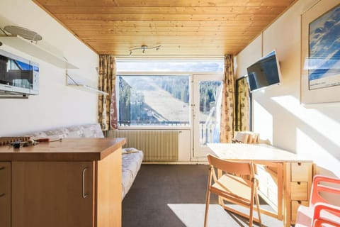Bed, kitchen