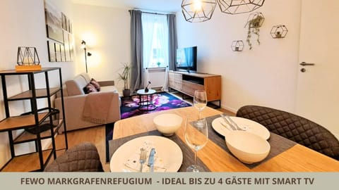 Living room, Seating area, Dining area, Bedroom, hair dresser