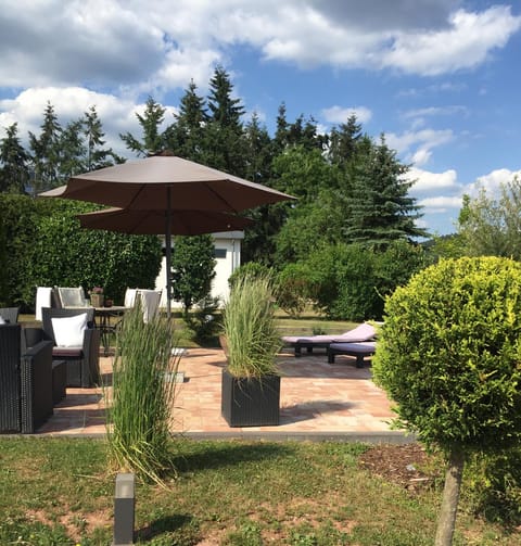 Spring, Garden, Balcony/Terrace