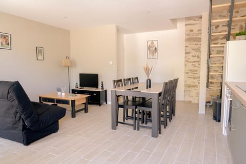 Living room, Seating area, Dining area, kitchen