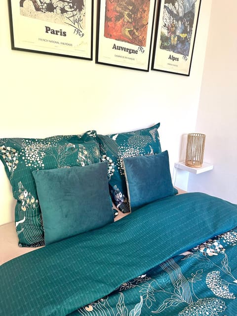 Écrin de nature , centre-ville et campagne, appart 2 chambres, grand jardin, en Provence verte Apartment in Brignoles