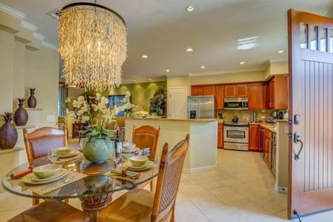 Luxury Oasis Palm Villas at Mauna Lani Beach Club Apartment in Mauna Lani