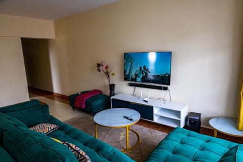 TV and multimedia, Living room, Seating area, Evening entertainment