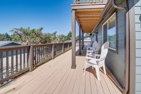 Chic Westport Vacation Rental, Walk to Beach! House in Westport