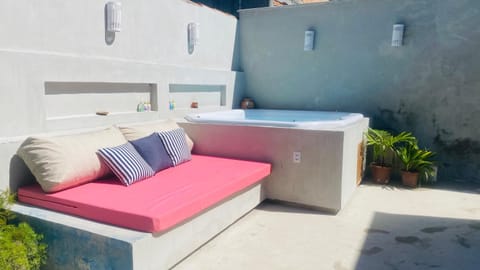 Day, Natural landscape, Hot Tub, View (from property/room), Seating area