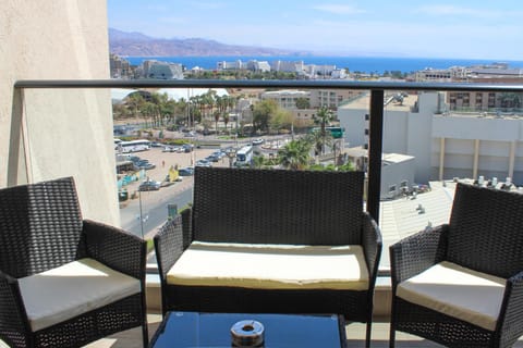 View (from property/room), Balcony/Terrace, Seating area, City view, Mountain view, Sea view