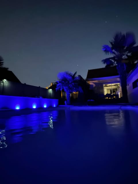 Chambre chez l'habitant avec piscine 400m Circuit 24h Le Mans Vacation rental in Le Mans