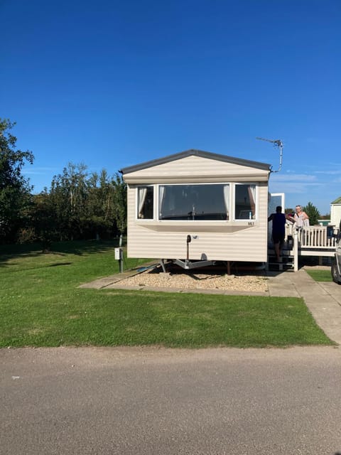 Meadow lakes golden palm resort Apartment in Chapel Saint Leonards