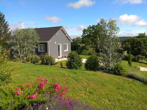 Property building, Natural landscape, Garden view