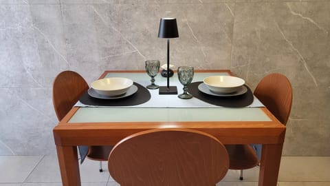 Kitchen or kitchenette, Breakfast