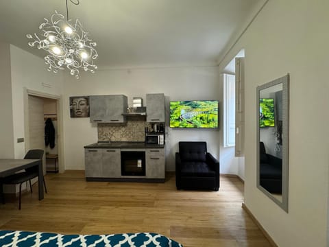 TV and multimedia, Kitchen or kitchenette, stove