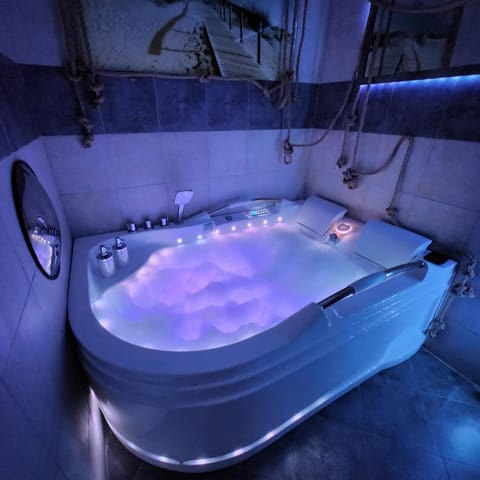 Hot Tub, Bathroom, Bath