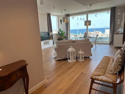 Living room, Sea view
