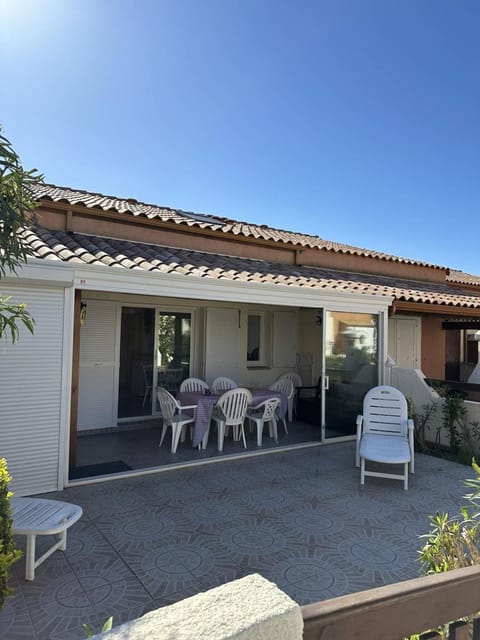 Property building, Patio, Day, View (from property/room), Balcony/Terrace, Dining area