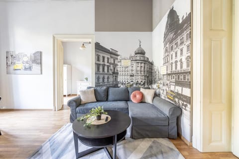 Living room, Decorative detail, Decorative detail, Seating area, Dining area
