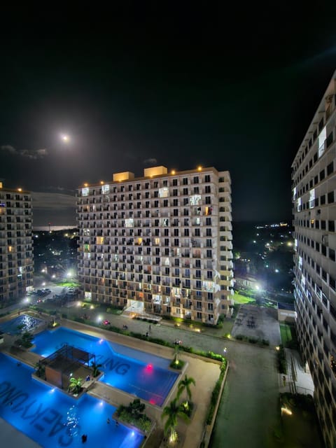 Night, Pool view, Sea view, Swimming pool, Swimming pool