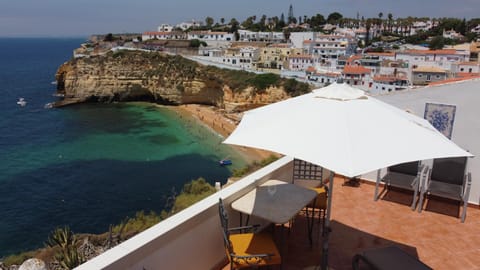 View (from property/room), Balcony/Terrace, Beach, Sea view, sunbed