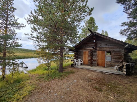 Property building, Natural landscape, Lake view, Parking
