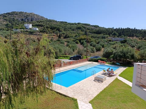 Spring, Day, Natural landscape, Garden, Garden view, Mountain view, Pool view, Swimming pool, sunbed