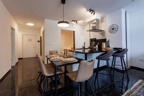 Kitchen or kitchenette, Seating area, Dining area