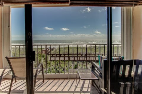 View (from property/room), Balcony/Terrace, Sea view