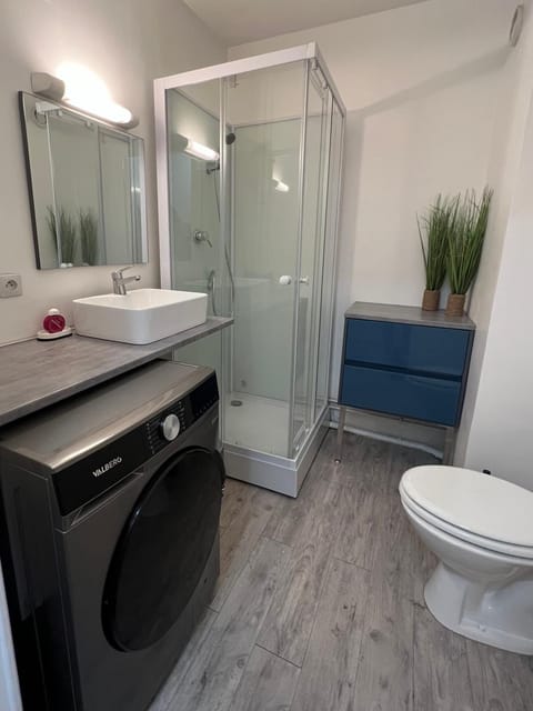 Les studios de Bron Pinel Apartment in Lyon