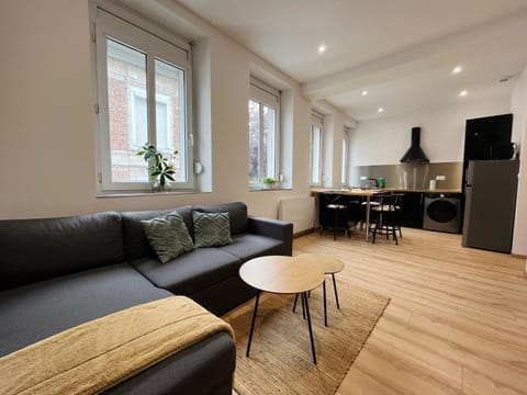 Kitchen or kitchenette, Living room, Seating area, Dining area, stove, kitchen