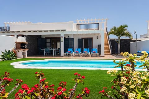 Garden, Garden view, Pool view, Swimming pool, sunbed