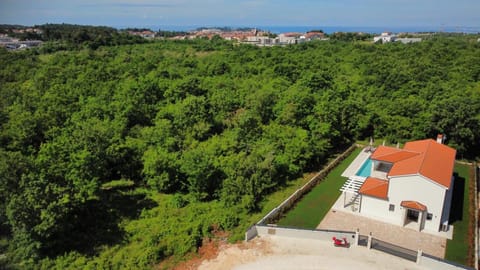 Property building, Nearby landmark, Spring, Day, Natural landscape, Bird's eye view, Sea view, Location