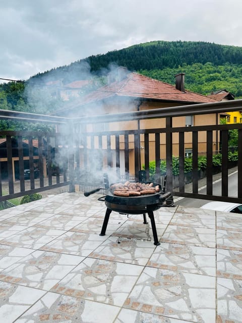 Day, Natural landscape, BBQ facilities
