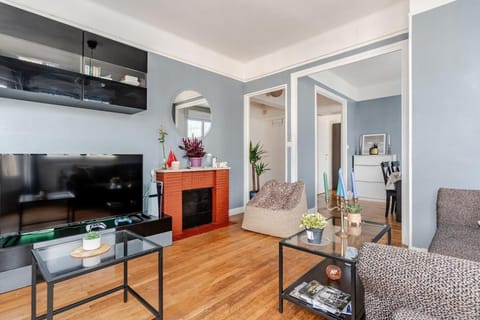 Communal lounge/ TV room, TV and multimedia, Living room