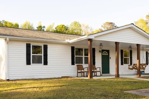 Refreshing Ranch Style Home House in Georgia
