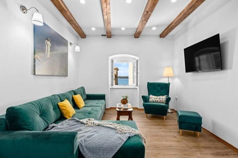 Communal lounge/ TV room, Photo of the whole room, Seating area