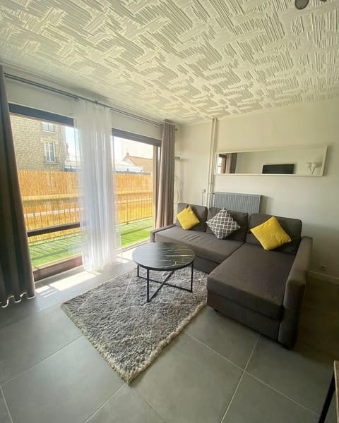View (from property/room), Balcony/Terrace, Living room