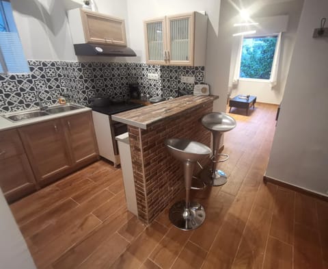 Kitchen or kitchenette, minibar, stove, kitchen