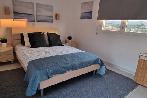 Blue pearl, seaside aprtm with pool at Latchi Marina Apartment in Poli Crysochous