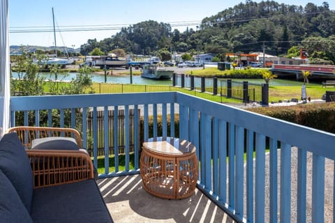 Day, Natural landscape, Balcony/Terrace, Sea view