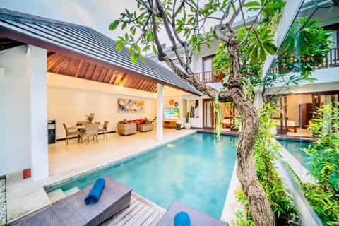 Property building, Patio, Day, Natural landscape, Garden, Garden view, Pool view, Swimming pool, Swimming pool, sunbed