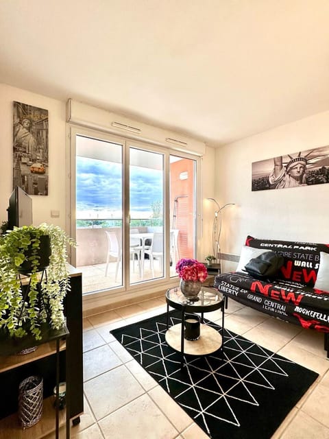 Natural landscape, Living room, Seating area